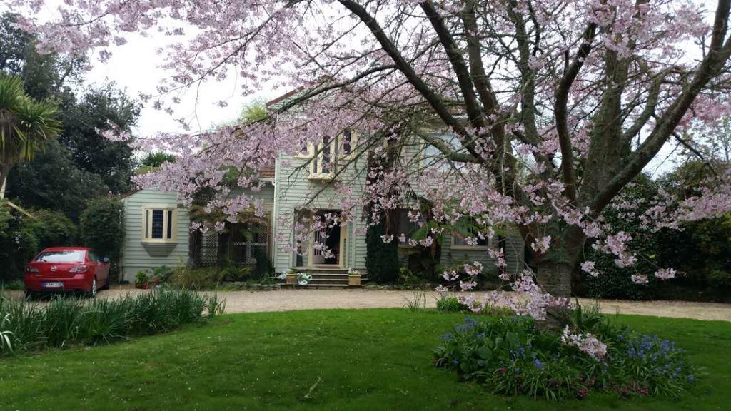 English Cherry Tree Manor Tamahere Exterior photo