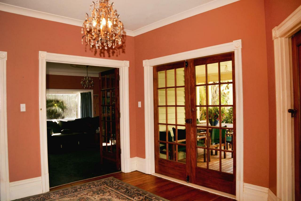 English Cherry Tree Manor Tamahere Exterior photo